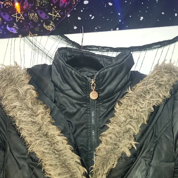✨️Women's Gray Faux Fur Trim Betsey Johnson Winter Jacket✨️ - Picture 2 of 7